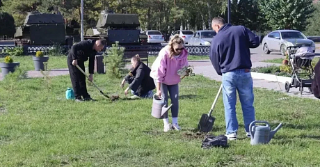 В Полтавке появилась новая часть аллеи молодожёнов